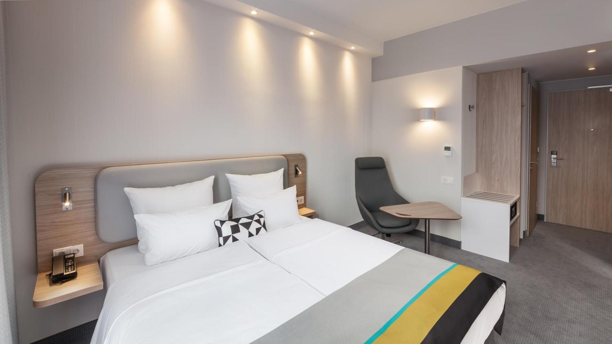 Holiday Inn Express Duesseldorf - Hauptbahnhof By Ihg — Fotos 1